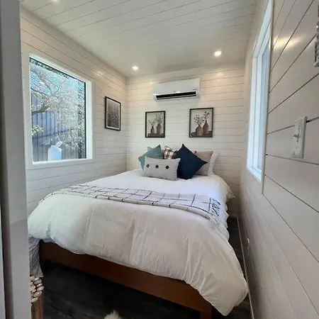 New The Flagship 2 Story Container Home Waco Extérieur photo