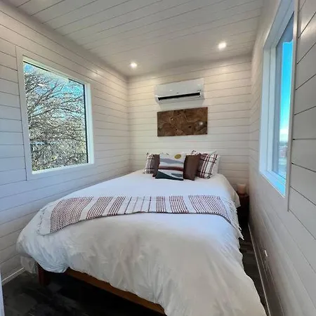 New The Flagship 2 Story Container Home Waco Extérieur photo