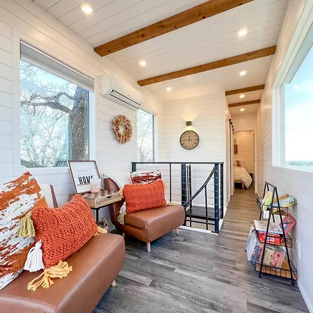 New The Flagship 2 Story Container Home Waco Extérieur photo