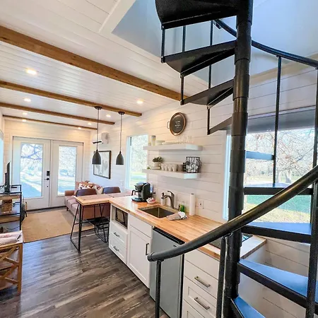 New The Flagship 2 Story Container Home Waco Extérieur photo